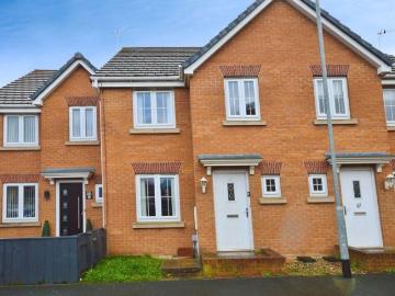 3 bedroom end of terrace house to rent