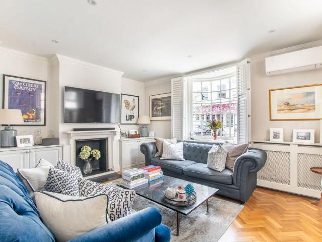 3 bedroom end of terrace house to rent