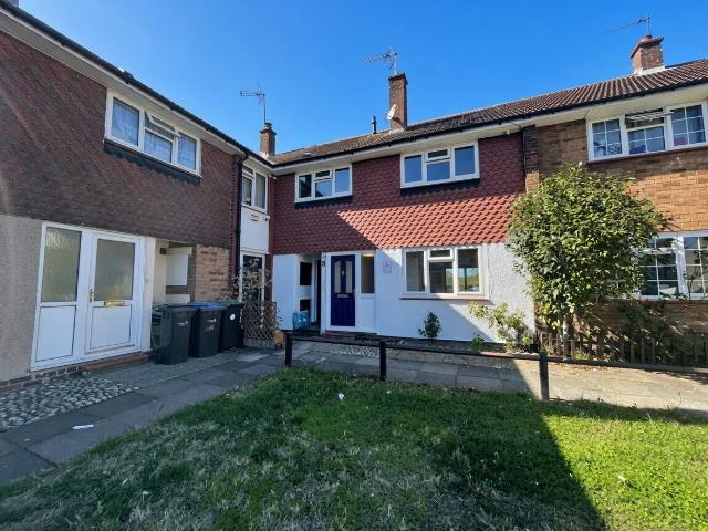 3 bedroom end of terrace house to rent