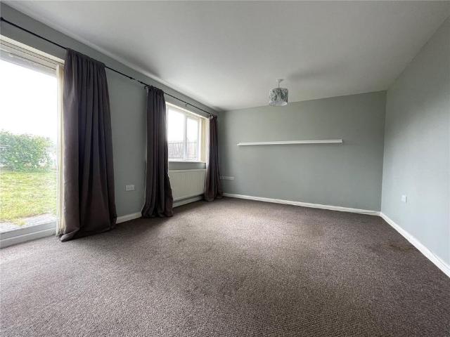 3 bedroom end of terrace house to rent