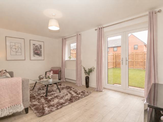 3 bedroom end of terrace house to rent