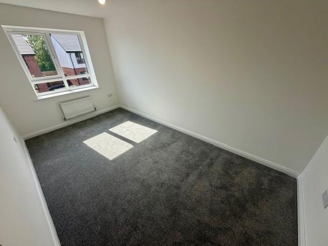 3 bedroom end of terrace house to rent