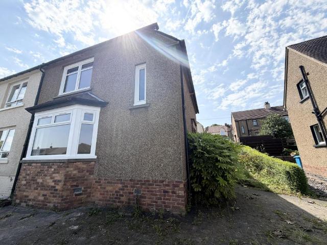 3 bedroom end of terrace house to rent
