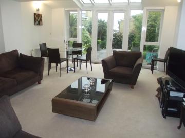 3 bedroom end of terrace house to rent
