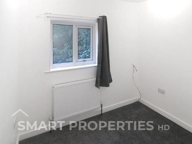 3 bedroom end of terrace house to rent