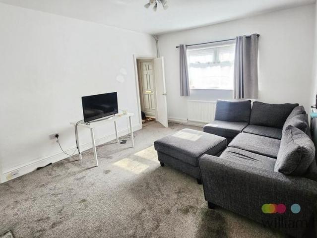 3 bedroom end of terrace house to rent