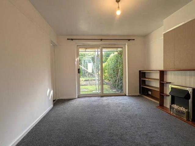 3 bedroom end of terrace house to rent