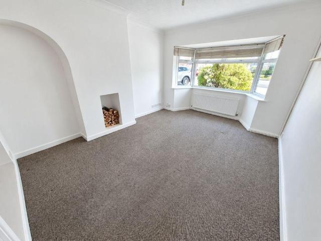 3 bedroom end of terrace house to rent