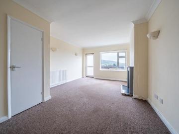3 bedroom end of terrace house to rent