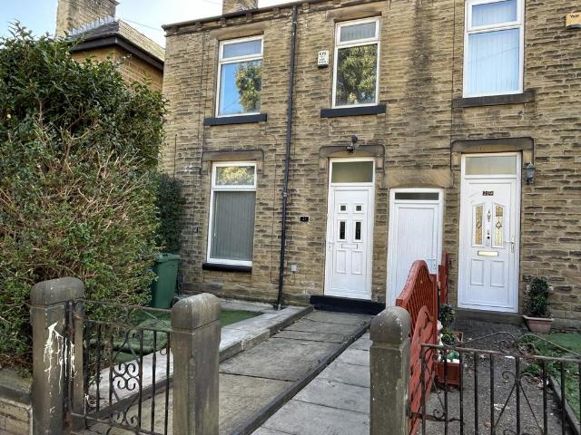 3 bedroom end of terrace house to rent