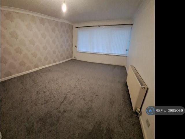 3 bedroom end of terrace house to rent