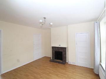 3 bedroom end of terrace house to rent