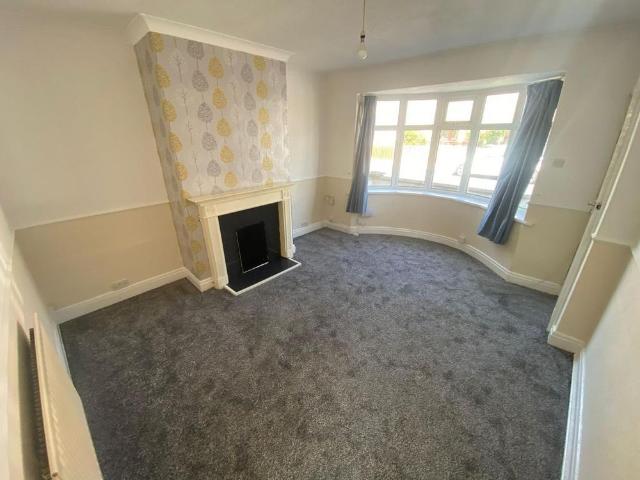 3 bedroom end of terrace house to rent