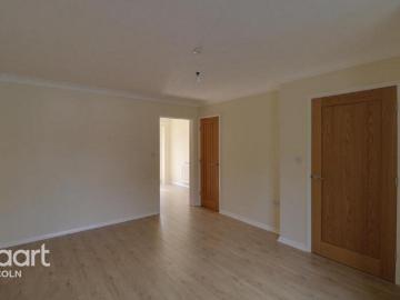 3 bedroom end of terrace house to rent