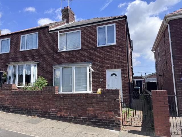 3 bedroom end of terrace house to rent