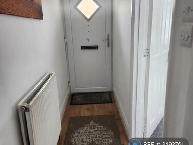 3 bedroom end of terrace house to rent