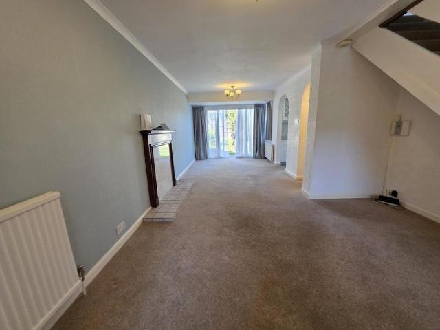 3 bedroom end of terrace house to rent