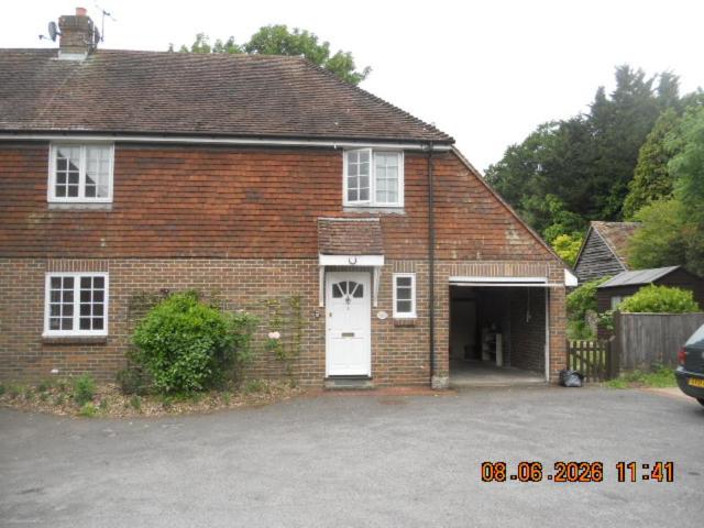 3 bedroom end of terrace house to rent