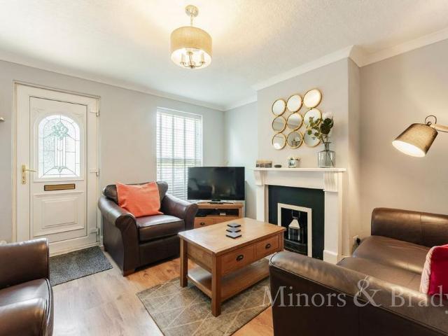 3 bedroom end of terrace house to rent