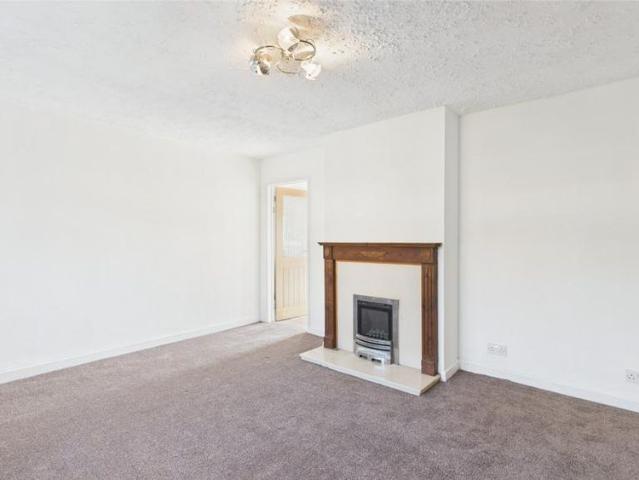 3 bedroom end of terrace house to rent