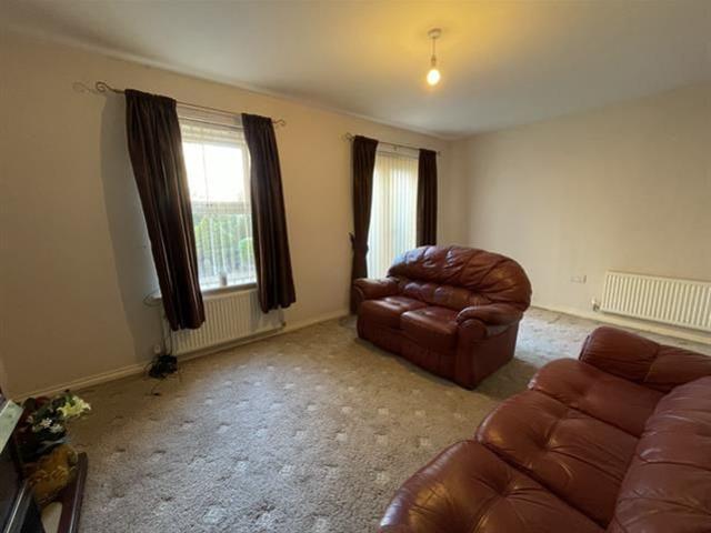 3 bedroom end of terrace house to rent
