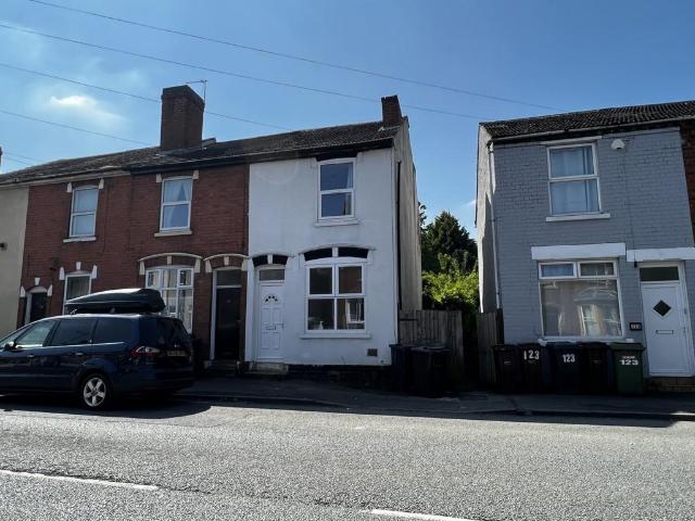3 bedroom end of terrace house to rent