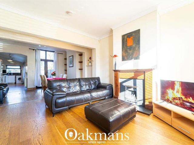 3 bedroom end of terrace house to rent