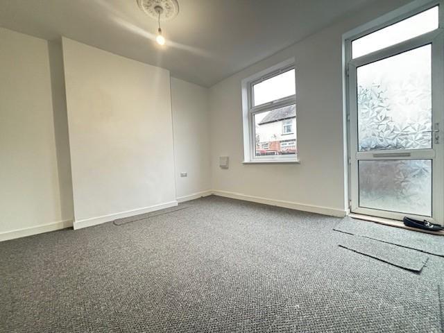 3 bedroom end of terrace house to rent