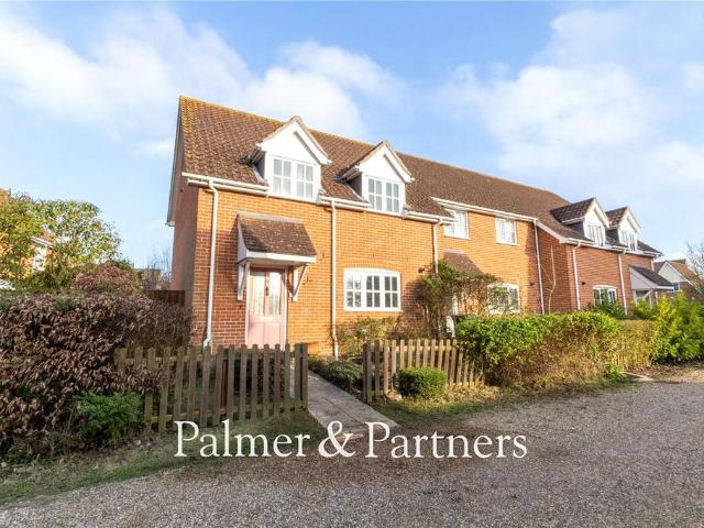 3 bedroom end of terrace house to rent