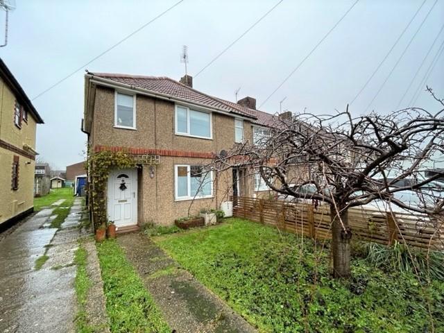 3 bedroom end of terrace house to rent