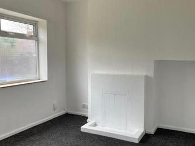 3 bedroom end of terrace house to rent