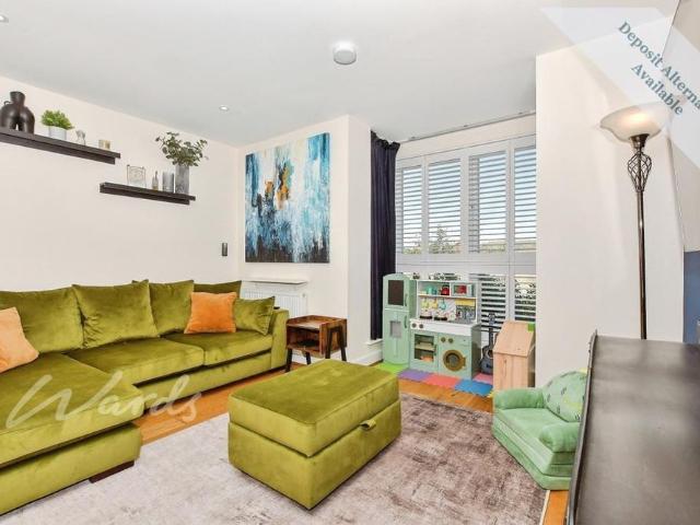 3 bedroom end of terrace house to rent