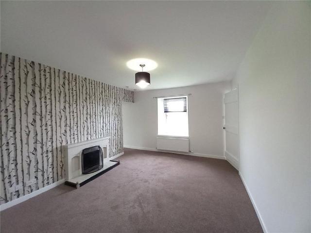3 bedroom end of terrace house to rent