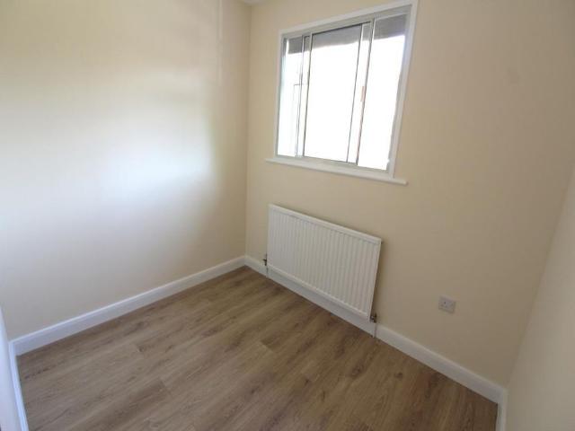 3 bedroom end of terrace house to rent