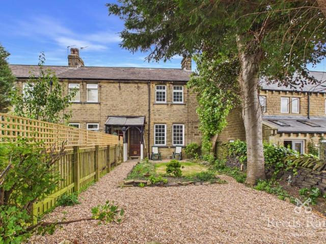 3 bedroom end of terrace house to rent
