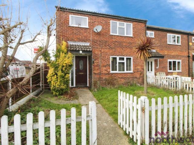 3 bedroom end of terrace house to rent