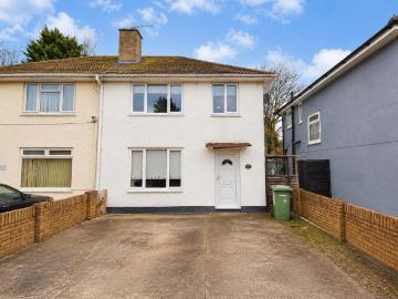 3 bedroom end of terrace house to rent