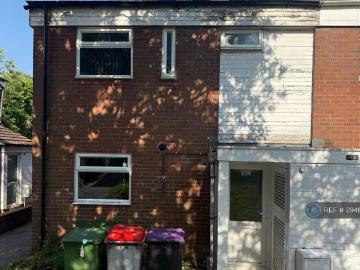 3 bedroom end of terrace house to rent