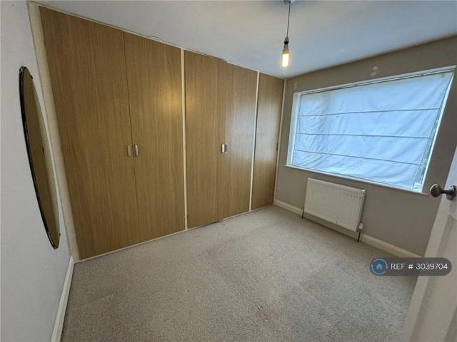 3 bedroom end of terrace house to rent