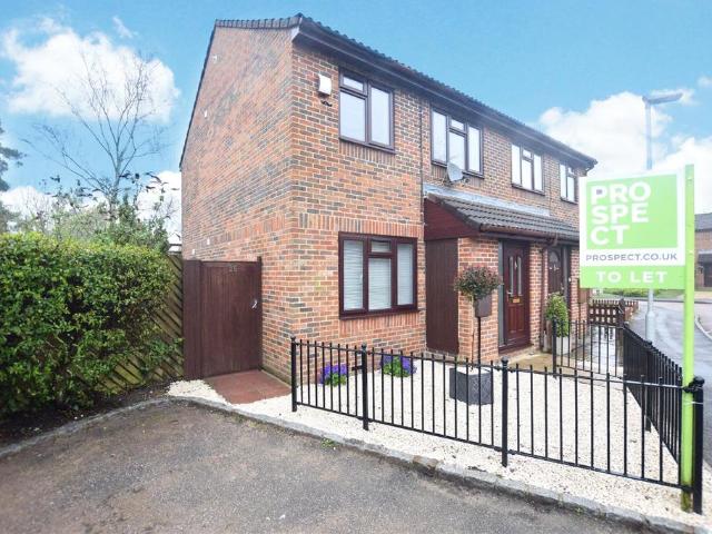 3 bedroom end of terrace house to rent