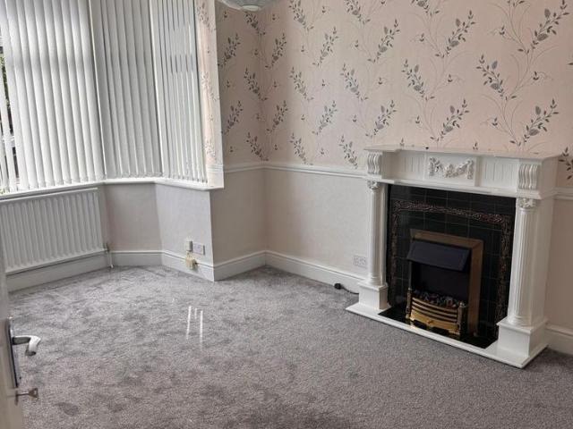 3 bedroom end of terrace house to rent