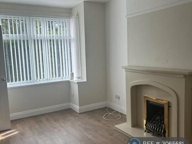 3 bedroom end of terrace house to rent