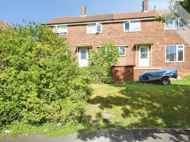 3 bedroom end of terrace house to rent