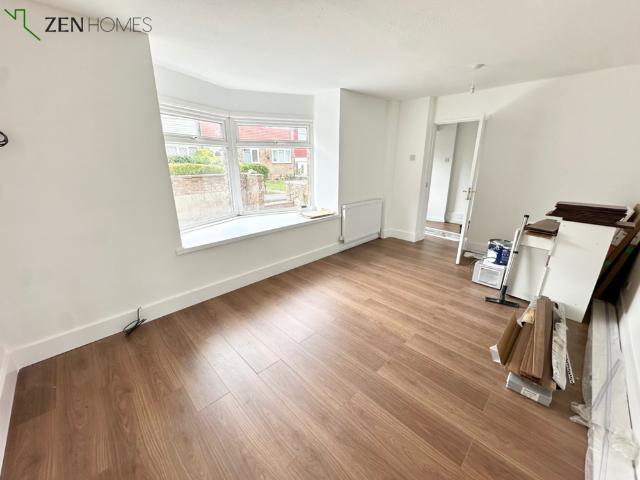 3 bedroom end of terrace house to rent