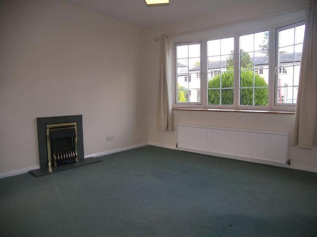 3 bedroom end of terrace house to rent