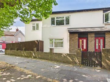 3 bedroom end of terrace house to rent