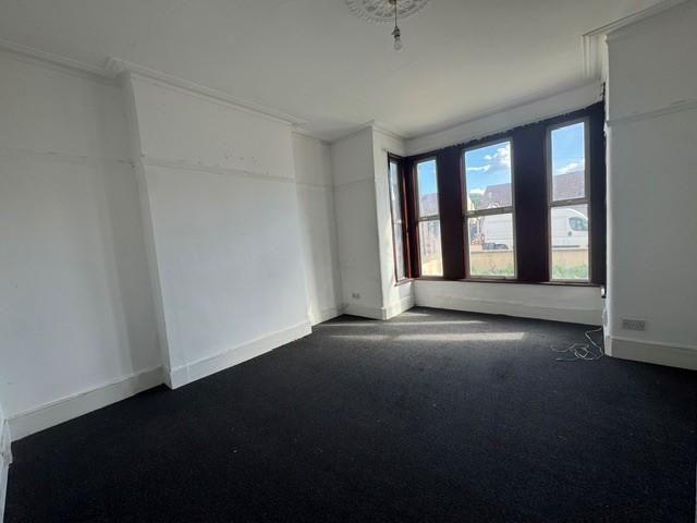 3 bedroom end of terrace house to rent