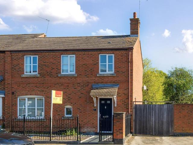 3 bedroom terraced house to rent