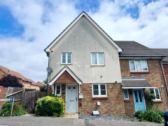 3 bedroom end of terrace house to rent