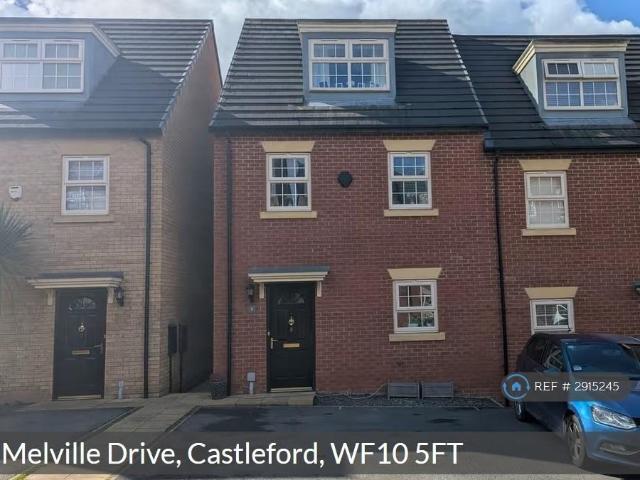 3 bedroom end of terrace house to rent